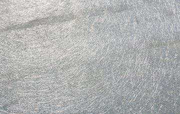 Halecommon laminate fibreglass or shingles?